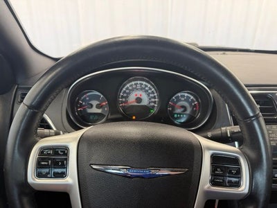 2013 Chrysler 200 Touring