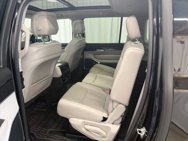 2024 Jeep Wagoneer L Base
