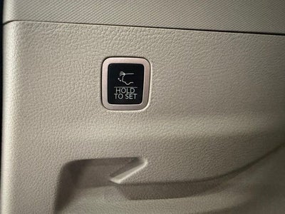 2024 Jeep Wagoneer L Base