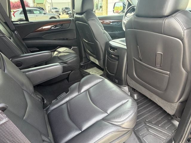 2016 Cadillac Escalade Luxury