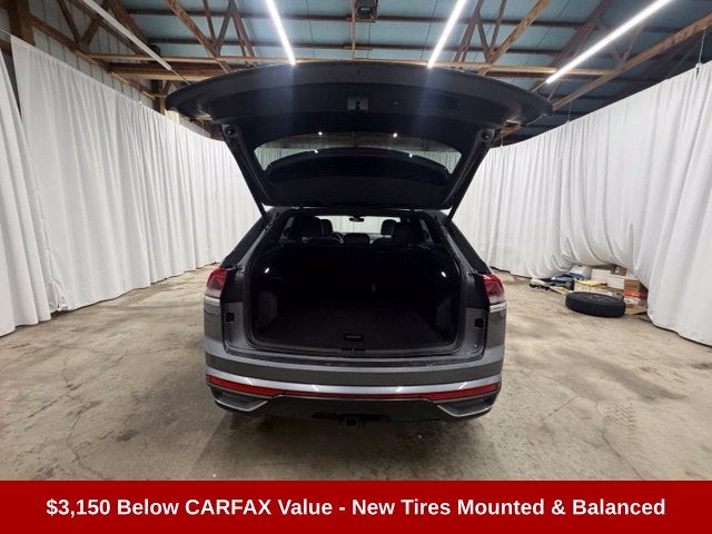 2024 Volkswagen Atlas Cross Sport 2.0T SE w/Technology