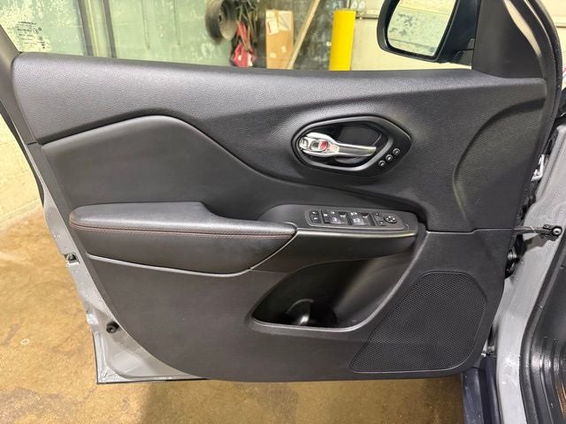 2023 Jeep Cherokee Trailhawk